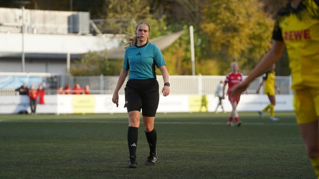 Schiedsrichterin Doro Brockschmidt in WDR Lokalzeit OWL