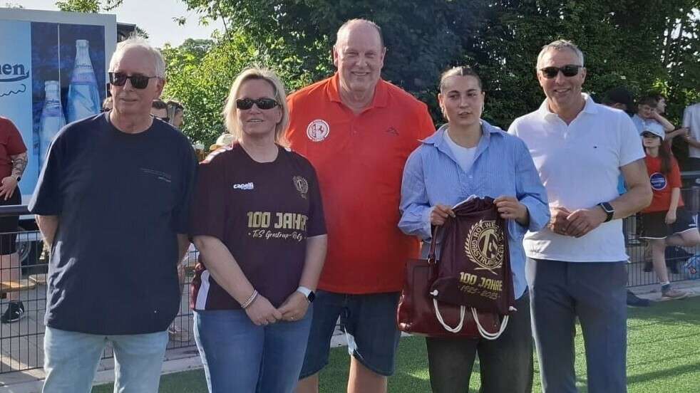 Feierliche Einweihung in Grastrup – mit Nationalspielerin Carlotta Wamser