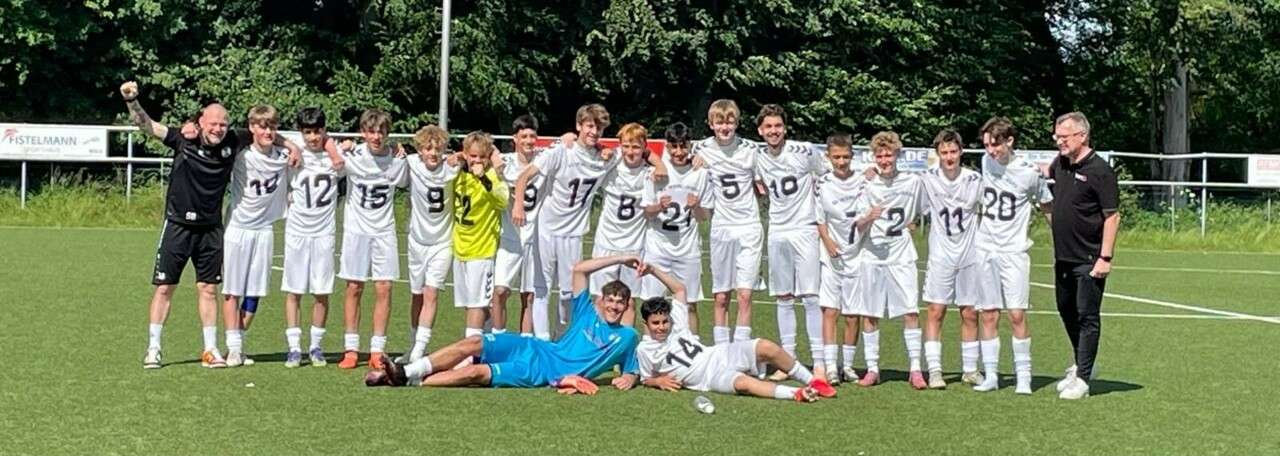 Die C2-Junioren vom SV Werl-Aspe grüßen als Bezirksligist!